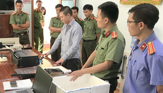Truy tố 16 đối tượng làm và lưu hành số lượng khủng tiền giả - Ảnh 1. Truy tố 16 đối tượng làm và lưu hành số lượng khủng tiền giả - Ảnh 1.