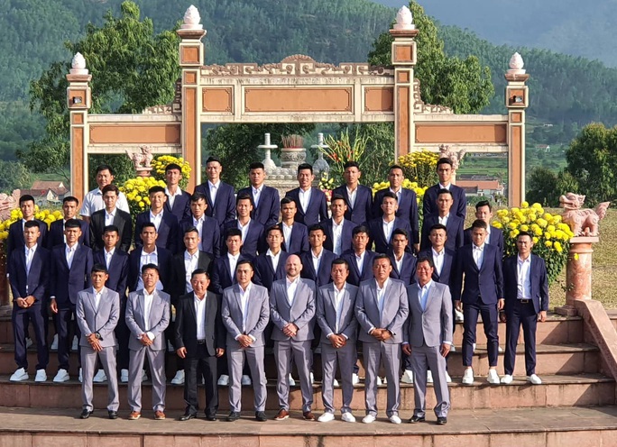 CLB Bình Định hoãn xuất quân vì corona, HLV Nguyễn Đức Thắng điểm danh đối thủ đua thăng hạng V-League - Ảnh 2. CLB Bình Định hoãn xuất quân vì corona, HLV Nguyễn Đức Thắng điểm danh đối thủ đua thăng hạng V-League - Ảnh 2.