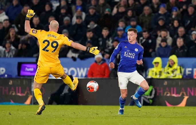Sao 33 tuổi rực sáng, Leicester mở tiệc bàn thắng ở King Power - Ảnh 4.