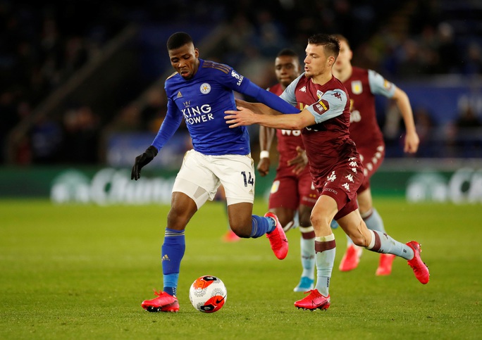 Sao 33 tuổi rực sáng, Leicester mở tiệc bàn thắng ở King Power - Ảnh 1.