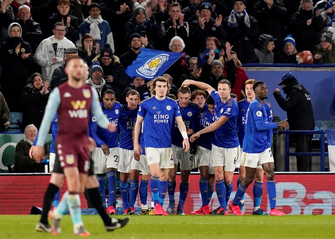 Sao 33 tuổi rực sáng, Leicester mở tiệc bàn thắng ở King Power - Ảnh 9.