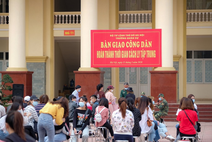 CLIP: Cảnh người dân phấn khởi ngày hết hạn cách ly vì dịch Covid-19, trở về nhà - Ảnh 2.