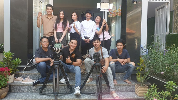 Kênh YouTube cứu nguy lò đào tạo? - Ảnh 1. Kênh YouTube cứu nguy lò đào tạo? - Ảnh 1.