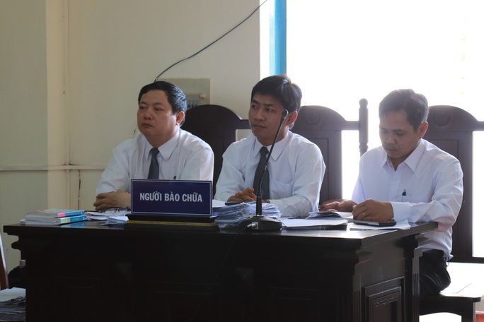 Vụ tòa vẫn triệu tập cả trăm người lên xử án: Bị cáo ho, kêu đau họng - Ảnh 5. Vụ tòa vẫn triệu tập cả trăm người lên xử án: Bị cáo ho, kêu đau họng - Ảnh 5.