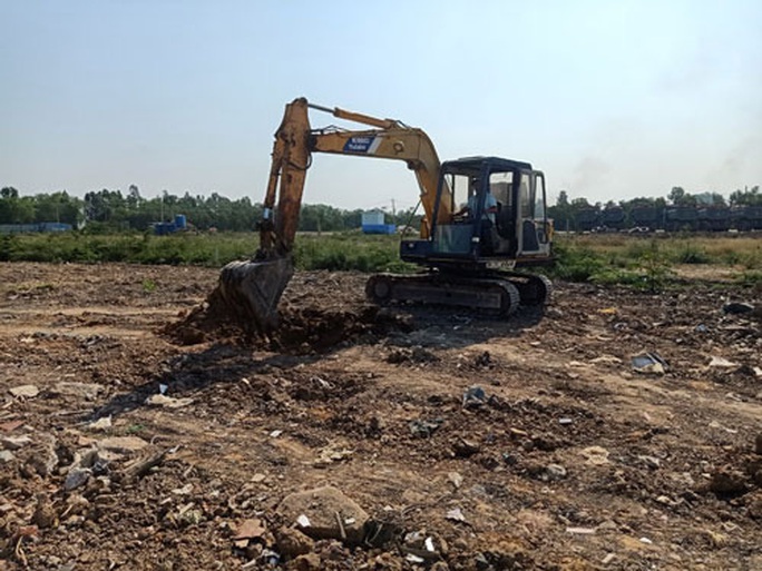 San lấp bất chấp nguy hại - Ảnh 1. San lấp bất chấp nguy hại - Ảnh 1.