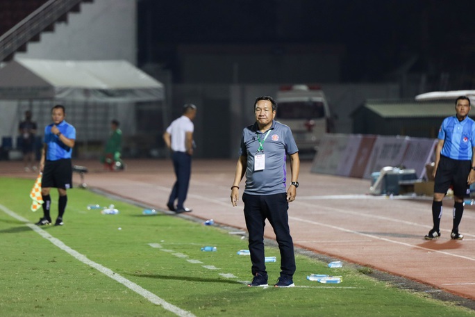 HLV Hoàng Văn Phúc từ chức ở Sài Gòn FC ngay trước vòng 2 V-League - Ảnh 1. HLV Hoàng Văn Phúc từ chức ở Sài Gòn FC ngay trước vòng 2 V-League - Ảnh 1.