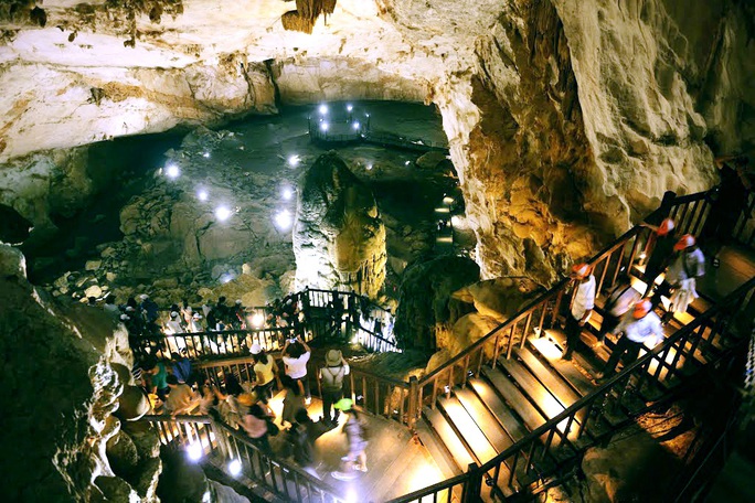 Công bố lộ trình của 8 du khách Anh ở Quảng Bình bay cùng nữ tiếp viên hàng không, mắc Covid-19 dong thien duong 1 15841047507911193765138 - Công bố lộ trình của 8 du khách Anh ở Quảng Bình bay cùng nữ tiếp viên hàng không, mắc Covid-19