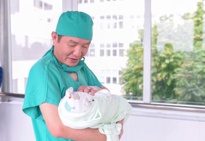 Một giám đốc bệnh viện cách ly vì Covid-19 chia sẻ những ngày sống chậm hiếm hoi - Ảnh 1.