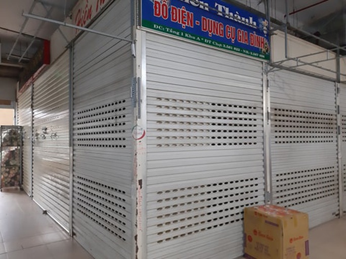 CLIP: Hơn 1.000 ki-ốt chợ Vinh đóng cửa vì dịch Covid-19 - Ảnh 7. CLIP: Hơn 1.000 ki-ốt chợ Vinh đóng cửa vì dịch Covid-19 - Ảnh 7.