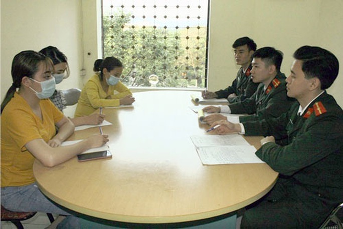 CHUNG TAY CHỐNG DỊCH COVID-19: Nghiêm trị hành vi tung tin giả - Ảnh 1. CHUNG TAY CHỐNG DỊCH COVID-19: Nghiêm trị hành vi tung tin giả - Ảnh 1.