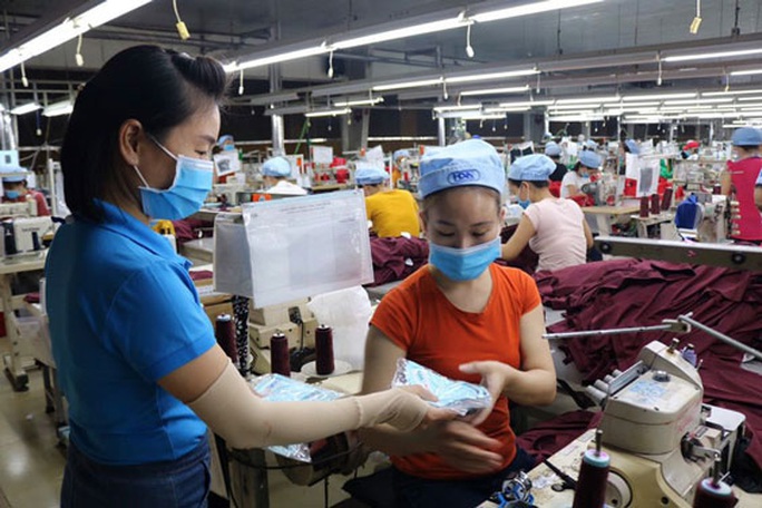 Ngăn ngừa dịch bệnh tại nhà lưu trú và nơi làm việc - Ảnh 1. Ngăn ngừa dịch bệnh tại nhà lưu trú và nơi làm việc - Ảnh 1.