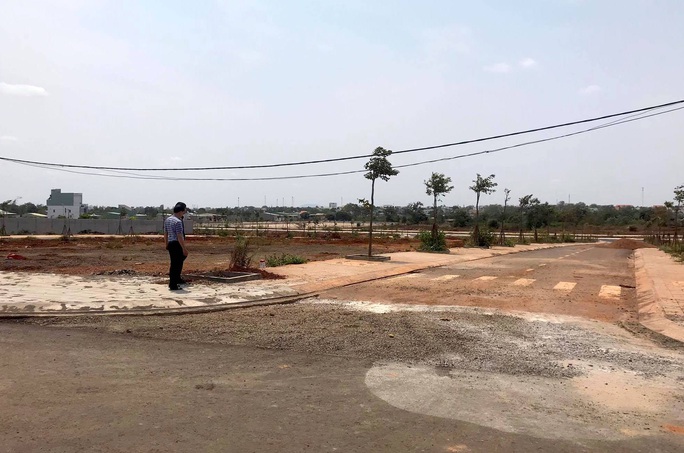 Vụ bỏ ngoài 7.000m2 đất khỏi quy hoạch: Chưa thu hồi, nhận đền bù vẫn bị lấy đất phân lô bán - Ảnh 1. Vụ bỏ ngoài 7.000m2 đất khỏi quy hoạch: Chưa thu hồi, nhận đền bù vẫn bị lấy đất phân lô bán - Ảnh 1.
