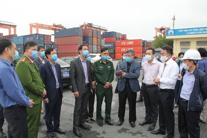 Không lợi dụng dịch Covid-19 để gây khó khăn, phiền nhiễu cho doanh nghiệp - Ảnh 1. Không lợi dụng dịch Covid-19 để gây khó khăn, phiền nhiễu cho doanh nghiệp - Ảnh 1.