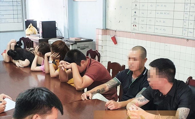 Đà Nẵng: Liên tiếp phát hiện dân bay mở động lắc tập thể - Ảnh 2. Đà Nẵng: Liên tiếp phát hiện dân bay mở động lắc tập thể - Ảnh 2.