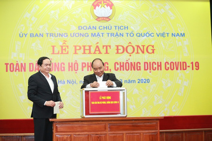 CLIP: Thủ tướng quyên góp ủng hộ phòng chống dịch Covid-19 - Ảnh 5. CLIP: Thủ tướng quyên góp ủng hộ phòng chống dịch Covid-19 - Ảnh 5.