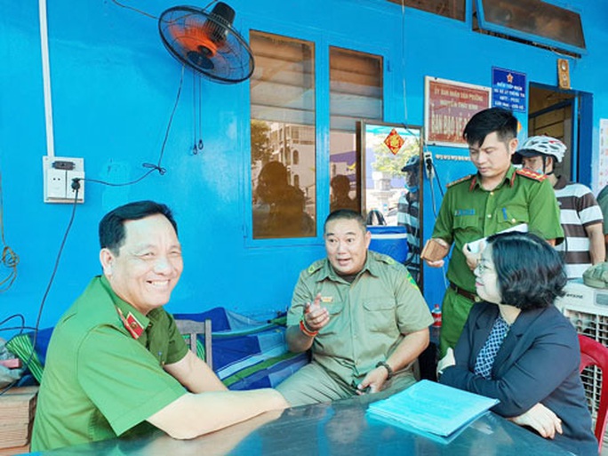 Nên hợp nhất bảo vệ dân phố và dân phòng - Ảnh 1. Nên hợp nhất bảo vệ dân phố và dân phòng - Ảnh 1.