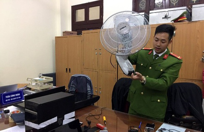 Vụ lắp camera trong nhà nghỉ quay lén clip nóng tống tiền 30 triệu đồng/vụ: Thủ đoạn tinh vi thế nào? - Ảnh 2. Vụ lắp camera trong nhà nghỉ quay lén clip nóng tống tiền 30 triệu đồng/vụ: Thủ đoạn tinh vi thế nào? - Ảnh 2.