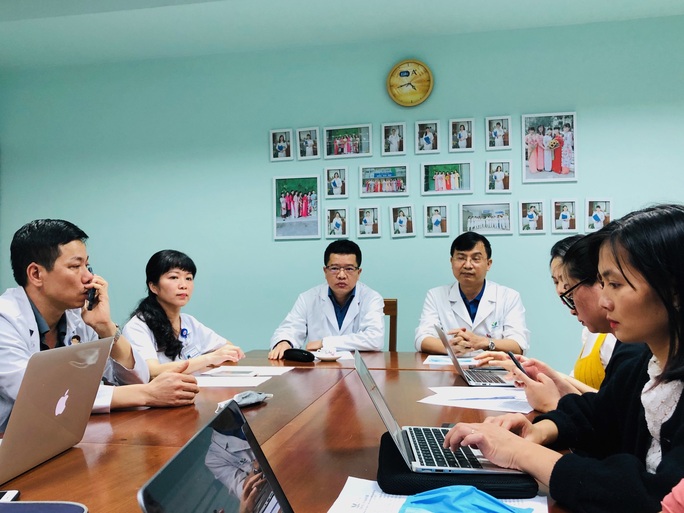 Bố và mẹ hiến gan cứu hai con phải ghép gan - Ảnh 4. Bố và mẹ hiến gan cứu hai con phải ghép gan - Ảnh 4.