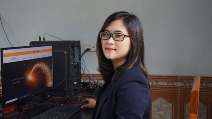 Bộ trưởng Bộ GD-ÐT chúc mừng cô giáo vào top 50 giáo viên toàn cầu - Ảnh 1.
