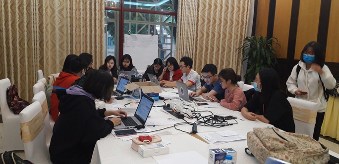 280 bác sĩ, y tá về hưu và 700 sinh viên y tình nguyện đi chống dịch Covid-19 - Ảnh 8. 280 bác sĩ, y tá về hưu và 700 sinh viên y tình nguyện đi chống dịch Covid-19 - Ảnh 8.