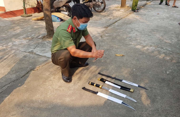 Quảng Nam: Đang nhậu, bị nhóm côn đồ xông vào tấn công tới tấp - Ảnh 2. Quảng Nam: Đang nhậu, bị nhóm côn đồ xông vào tấn công tới tấp - Ảnh 2.