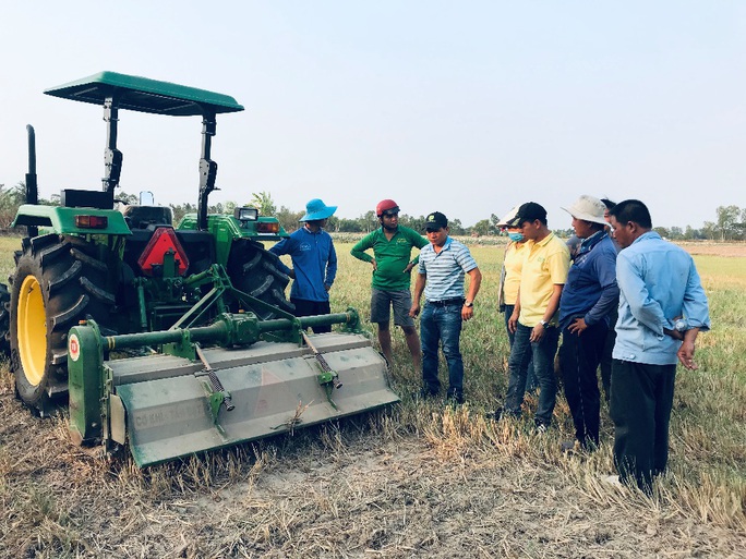TTC trình diễn máy kéo John Deere - Ảnh 1. TTC trình diễn máy kéo John Deere - Ảnh 1.