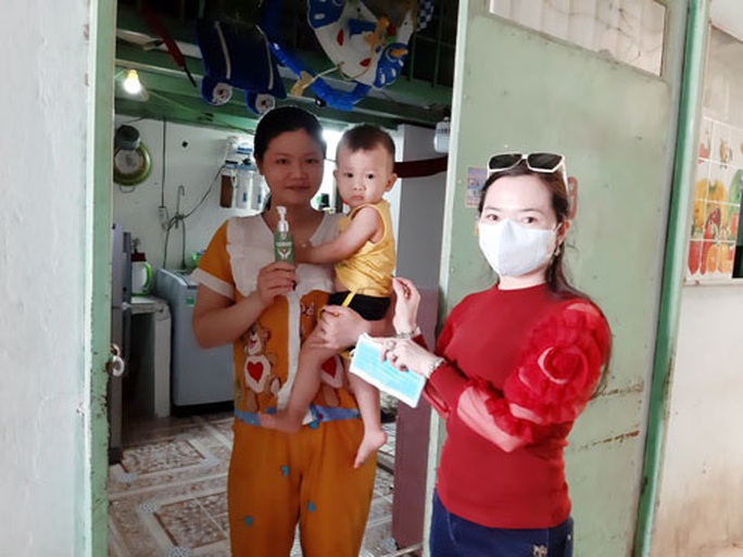 San sẻ gánh lo với công nhân: Hành động nhỏ, ý nghĩa lớn - Ảnh 1. San sẻ gánh lo với công nhân: Hành động nhỏ, ý nghĩa lớn - Ảnh 1.