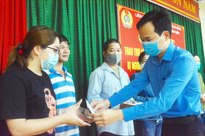 Đà Nẵng: Chia sẻ khó khăn với người lao động mất việc - Ảnh 1. Đà Nẵng: Chia sẻ khó khăn với người lao động mất việc - Ảnh 1.