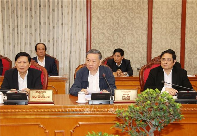 Tổng Bí thư, Chủ tịch nước chủ trì họp Bộ Chính trị về công tác phòng, chống dịch Covid-19 - Ảnh 10. Tổng Bí thư, Chủ tịch nước chủ trì họp Bộ Chính trị về công tác phòng, chống dịch Covid-19 - Ảnh 10.