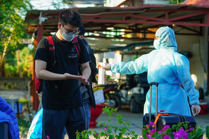 Những ai thuộc diện cách ly y tế tập trung tại khách sạn có thu phí? - Ảnh 3. Những ai thuộc diện cách ly y tế tập trung tại khách sạn có thu phí? - Ảnh 3.