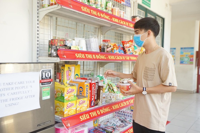 TP HCM: Siêu thị 0 đồng phục vụ người cách ly Covid-19 - Ảnh 1. TP HCM: Siêu thị 0 đồng phục vụ người cách ly Covid-19 - Ảnh 1.