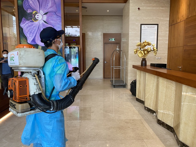 Du khách nước ngoài rời khu cách ly ở Đà Nẵng nói gì? - Ảnh 9. Du khách nước ngoài rời khu cách ly ở Đà Nẵng nói gì? - Ảnh 9.
