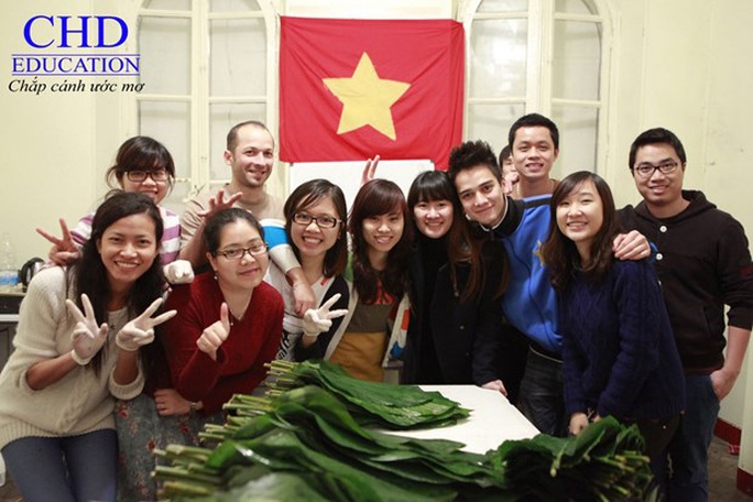 Thư từ Pháp: Du học sinh: Về hay ở? - Ảnh 1. Thư từ Pháp: Du học sinh: Về hay ở? - Ảnh 1.