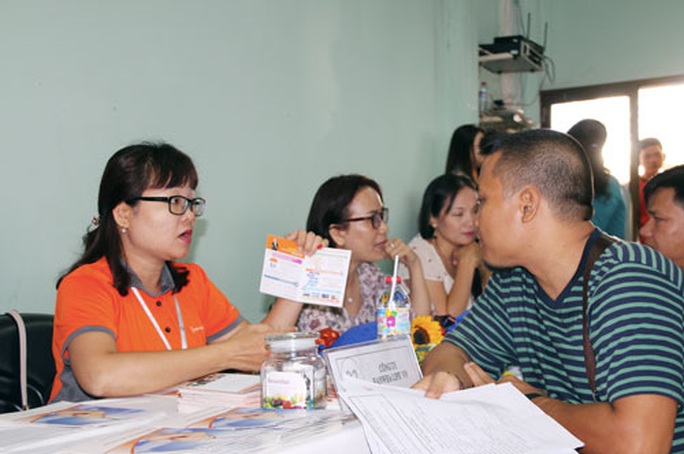 ĐỔ XÔ ĐĂNG KÝ... THẤT NGHIỆP (*): Còn nhiều lỗ hổng - Ảnh 1. ĐỔ XÔ ĐĂNG KÝ... THẤT NGHIỆP (*): Còn nhiều lỗ hổng - Ảnh 1.