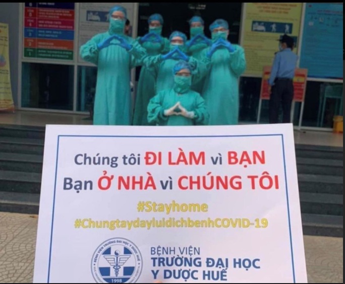 Chùm ảnh: Y bác sĩ cả nước kêu gọi cộng đồng vượt qua dịch Covid-19 - Ảnh 5. Chùm ảnh: Y bác sĩ cả nước kêu gọi cộng đồng vượt qua dịch Covid-19 - Ảnh 5.