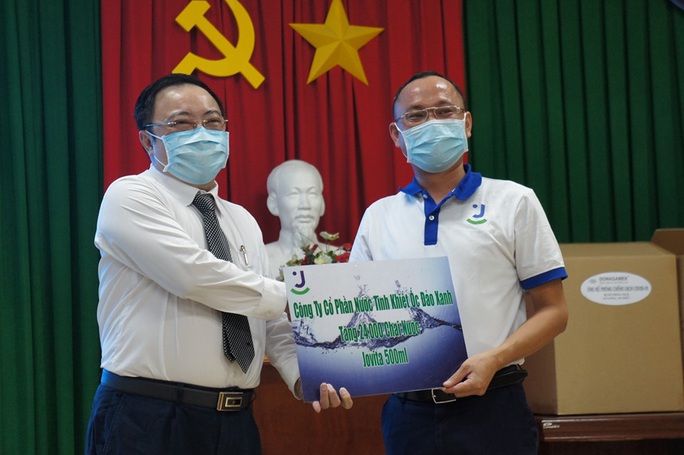 Đồng Nai: Nhiều doanh nghiệp, tổ chức ủng hộ tiền, hàng chống dịch Covid-19 - Ảnh 1. Đồng Nai: Nhiều doanh nghiệp, tổ chức ủng hộ tiền, hàng chống dịch Covid-19 - Ảnh 1.
