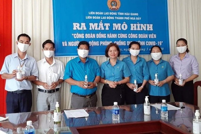 Bảo vệ sức khỏe người lao động trước dịch bệnh Covid-19 - Ảnh 1. Bảo vệ sức khỏe người lao động trước dịch bệnh Covid-19 - Ảnh 1.