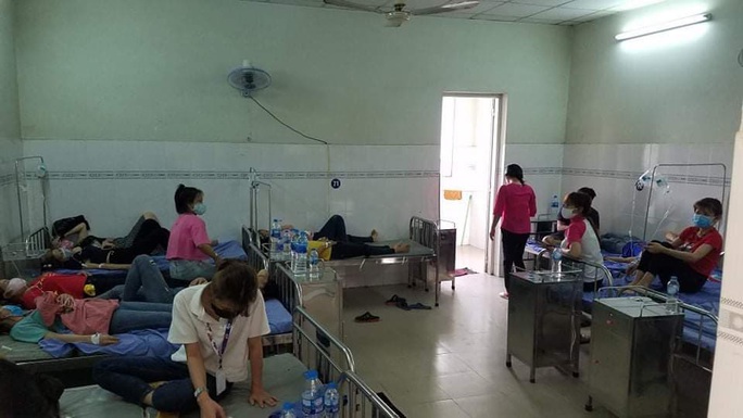 Hơn 150 công nhân nhập viện sau bữa cơm chay - Ảnh 1. Hơn 150 công nhân nhập viện sau bữa cơm chay - Ảnh 1.