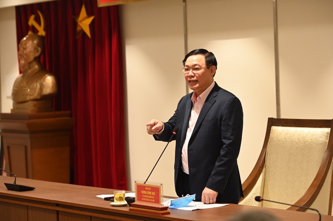 Bí thư Vương Đình Huệ: Huy động các khách sạn vào cách ly tập trung cho người tự chi trả - Ảnh 1. Bí thư Vương Đình Huệ: Huy động các khách sạn vào cách ly tập trung cho người tự chi trả - Ảnh 1.