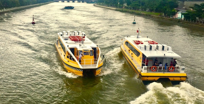 Sở GTVT TP HCM kiến nghị ngưng buýt sông, xe buýt không chở quá 20 khách - Ảnh 2.