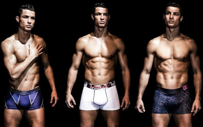 Choáng với body siêu nhân tuổi 35 của Ronaldo giữa mùa dịch - Ảnh 6. Choáng với body siêu nhân tuổi 35 của Ronaldo giữa mùa dịch - Ảnh 6.