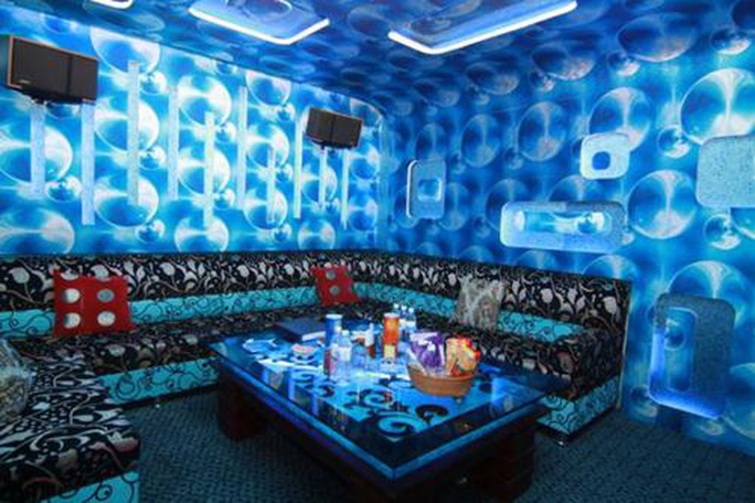 Hà Nội hỏa tốc yêu cầu tạm đóng cửa karaoke, quán bar, không tụ tập đông người nơi thờ tự - Ảnh 1. Hà Nội hỏa tốc yêu cầu tạm đóng cửa karaoke, quán bar, không tụ tập đông người nơi thờ tự - Ảnh 1.