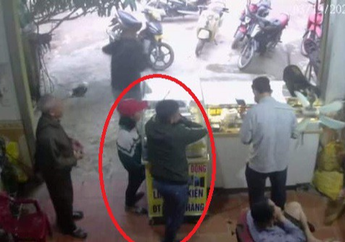 Nữ sinh lớp 8 nghi mất tích có đi cùng người đàn ông ly hôn vợ - Ảnh 1. Nữ sinh lớp 8 nghi mất tích có đi cùng người đàn ông ly hôn vợ - Ảnh 1.