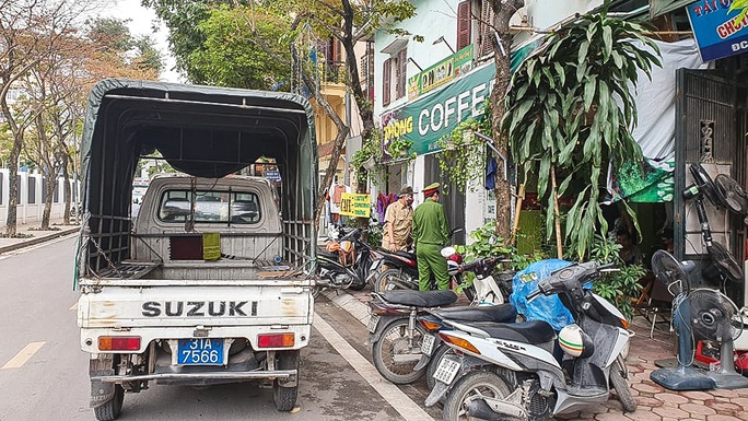 Công an hối hả đi yêu cầu các quán cà phê đóng cửa - Ảnh 5.