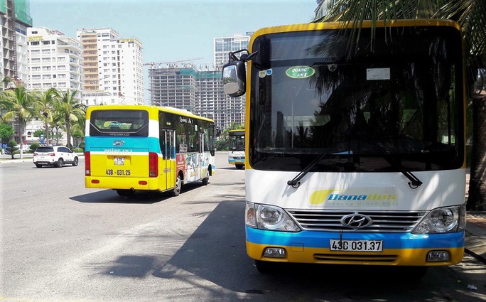 Đuổi khách giữa đường vì không trả tiền lẻ, 2 nhân viên xe buýt bị đình chỉ 15 ngày - Ảnh 1.