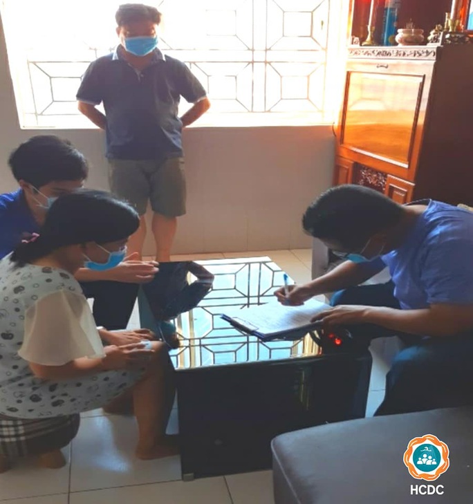 TP HCM: Lấy khẩn hơn 1.000 mẫu xét nghiệm Covid-19 người nhập cảnh - Ảnh 1. TP HCM: Lấy khẩn hơn 1.000 mẫu xét nghiệm Covid-19 người nhập cảnh - Ảnh 1.