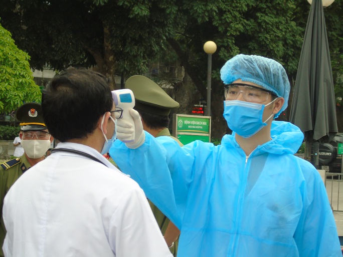 Thêm 5 ca Covid-19 mới, 3 ca liên quan ổ dịch Bệnh viện Bạch Mai - Ảnh 1. Thêm 5 ca Covid-19 mới, 3 ca liên quan ổ dịch Bệnh viện Bạch Mai - Ảnh 1.