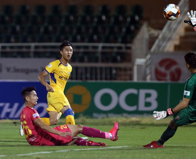 V-League: Chưa giảm lương vì nhạy cảm - Ảnh 1. V-League: Chưa giảm lương vì nhạy cảm - Ảnh 1.