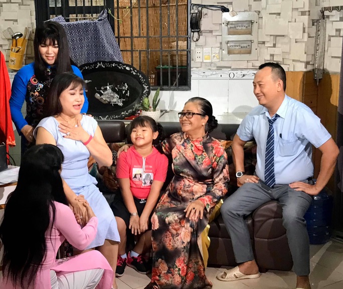 Ca sĩ Bích Thủy ủng hộ 1 tỉ đồng phòng chống dịch Covid -19 - Ảnh 5.