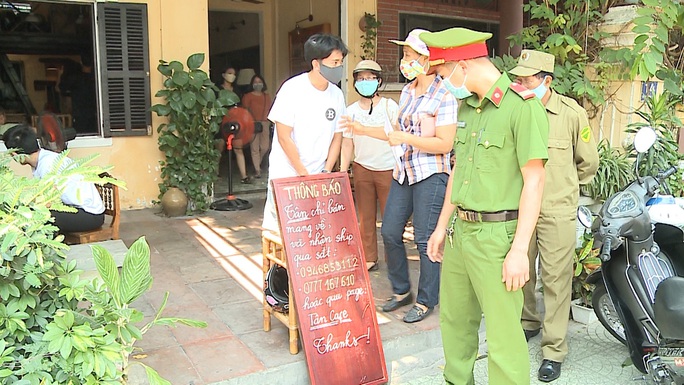 Chủ tịch UBND Thừa Thiên – Huế: Tôi chịu trách nhiệm trước Thủ tướng về Covid-19... - Ảnh 2. Chủ tịch UBND Thừa Thiên – Huế: Tôi chịu trách nhiệm trước Thủ tướng về Covid-19... - Ảnh 2.